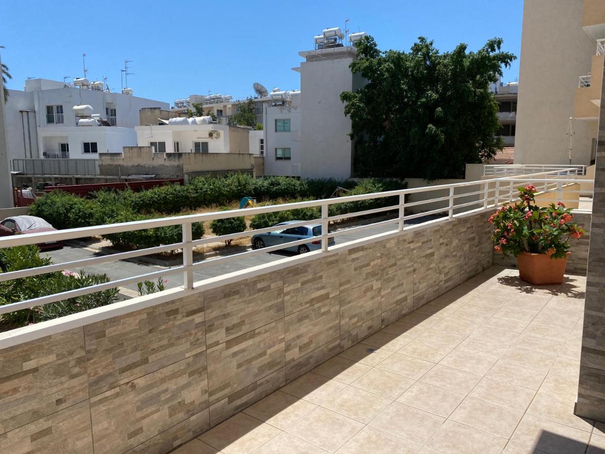 Holiday City Center Apartment Larnaca Exterior foto
