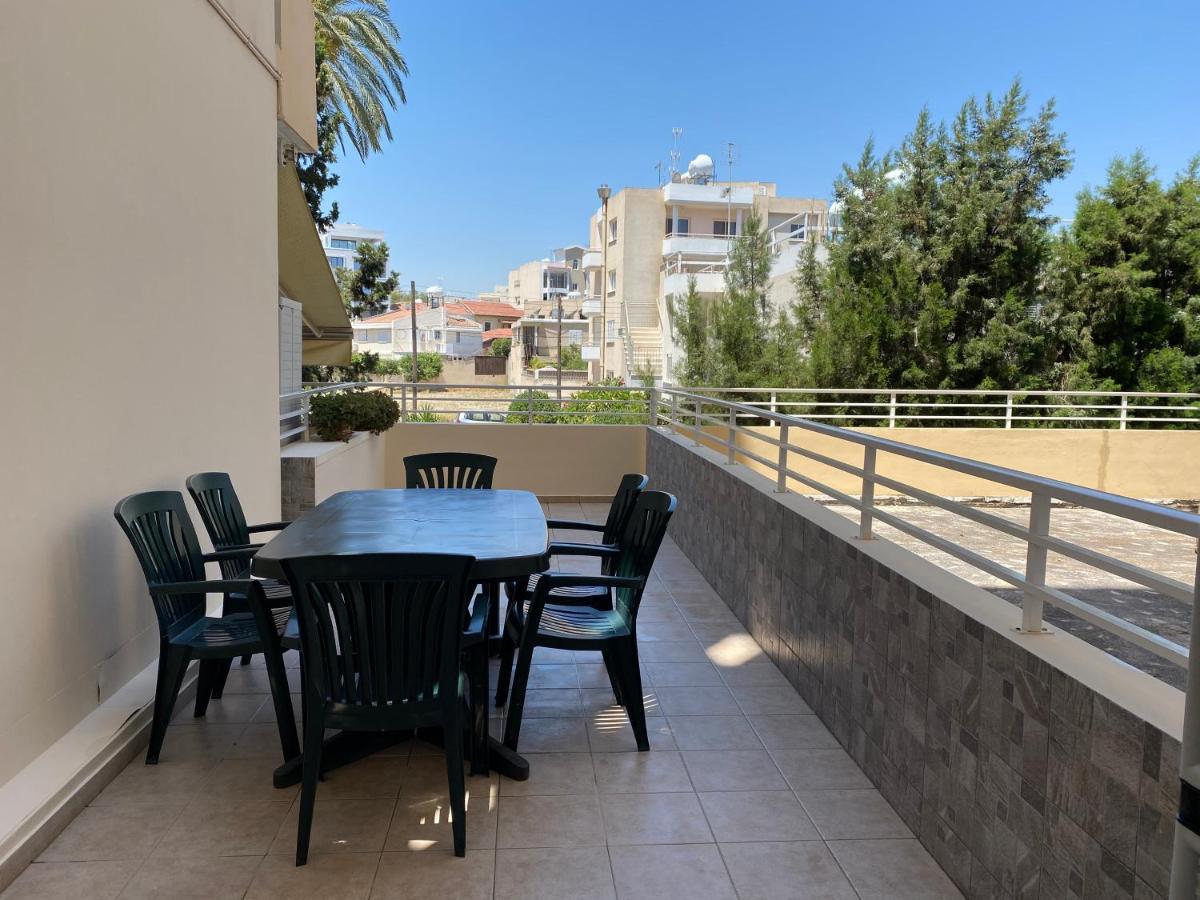 Holiday City Center Apartment Larnaca Exterior foto