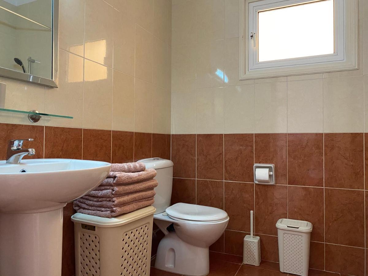 Holiday City Center Apartment Larnaca Exterior foto