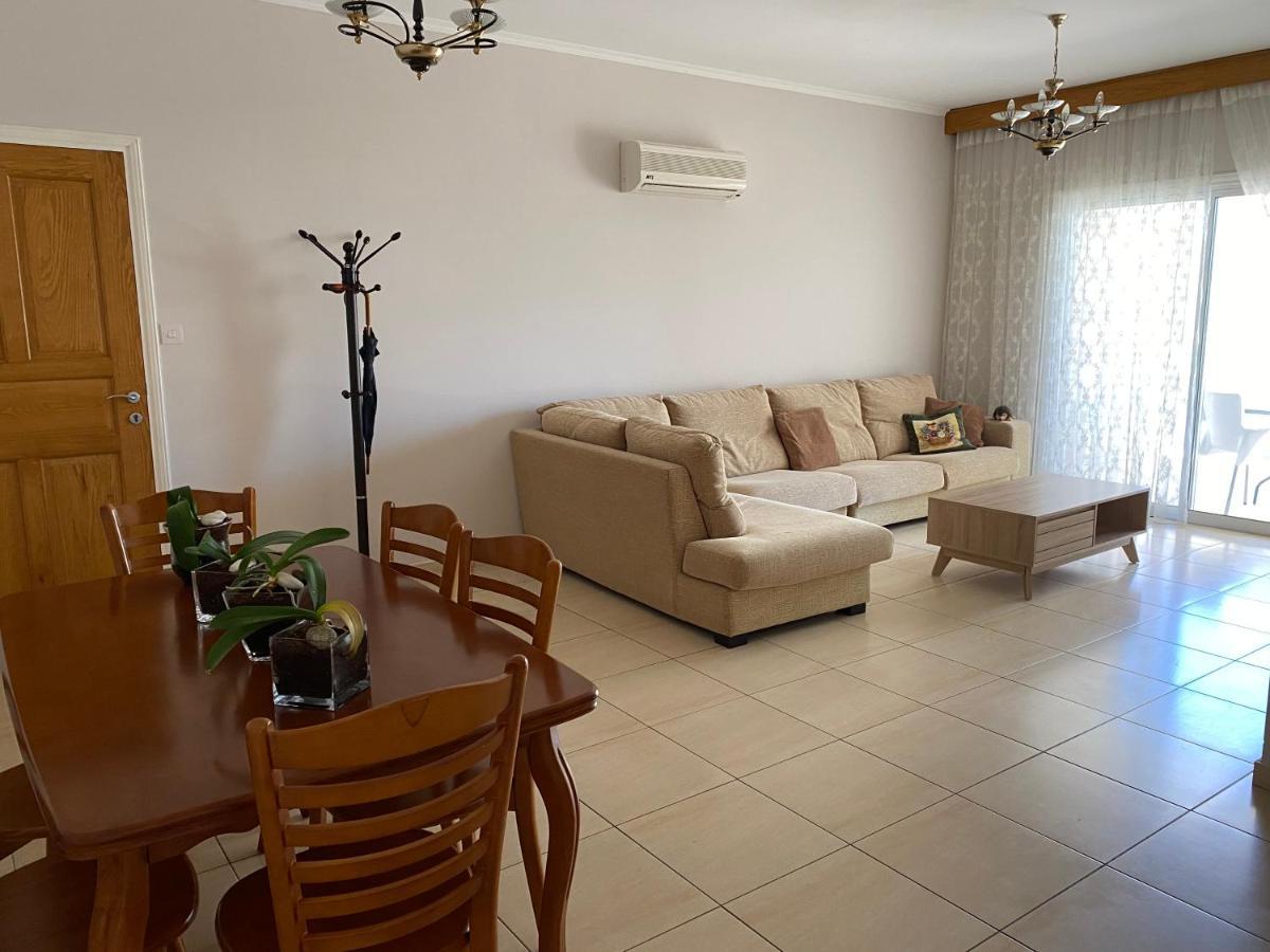 Holiday City Center Apartment Larnaca Exterior foto