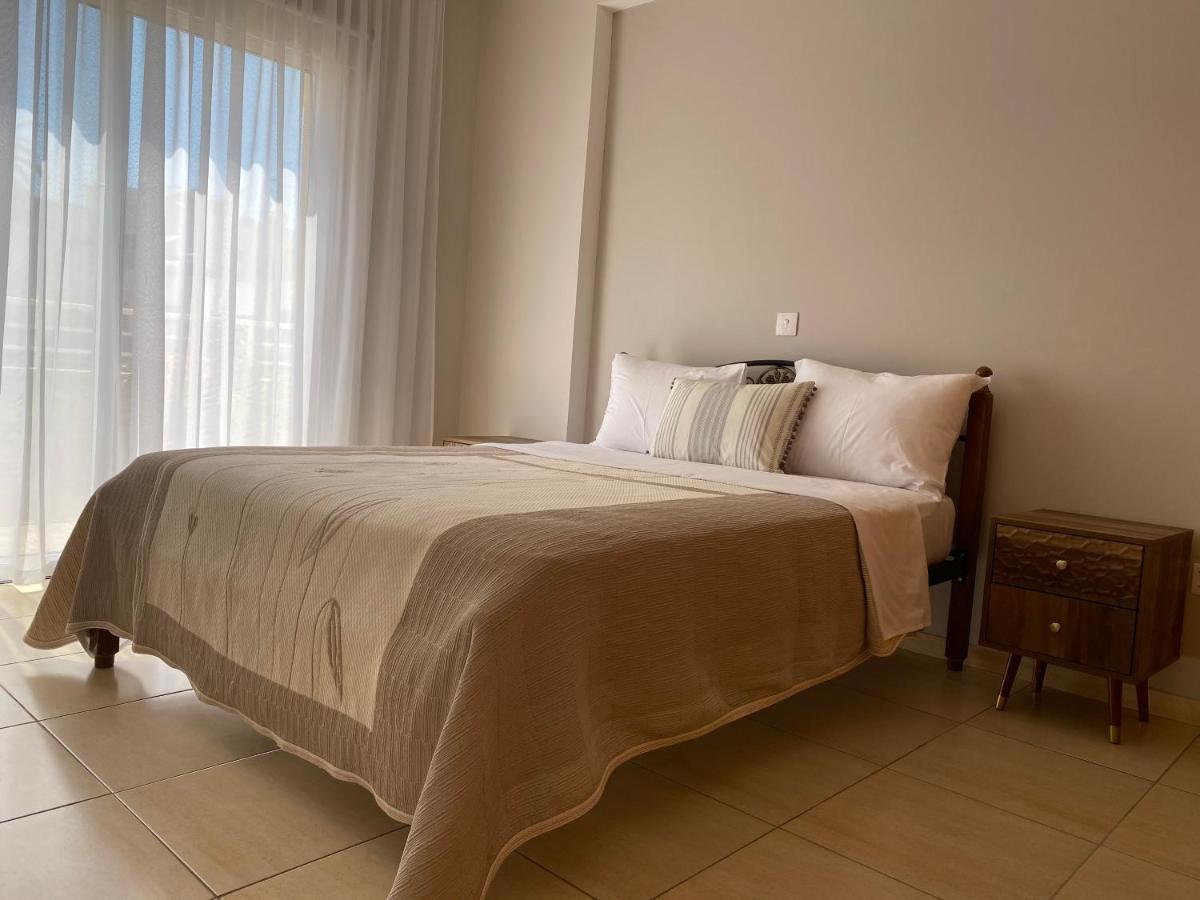 Holiday City Center Apartment Larnaca Exterior foto